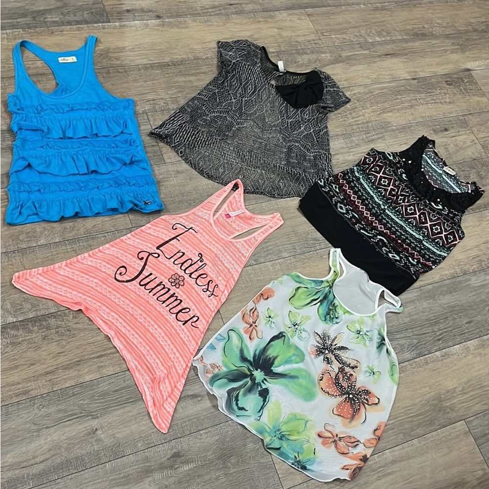 Women’s Top. Assorted Brands Size Small/Medium- Ladies Size 4/6 Shirt Bu…